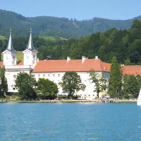 Cozy Holiday In With Many Extras Bad Wiessee