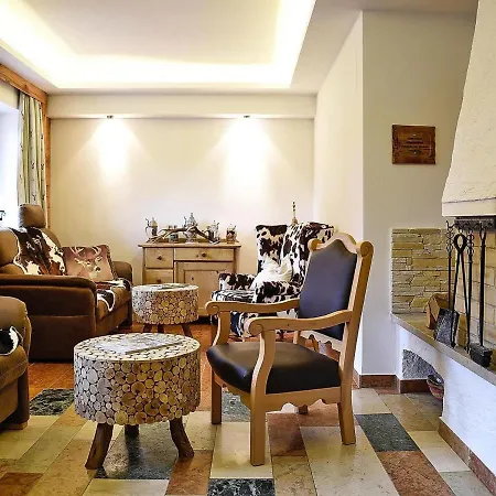 Cozy Holiday In With Many Extras Appartamento